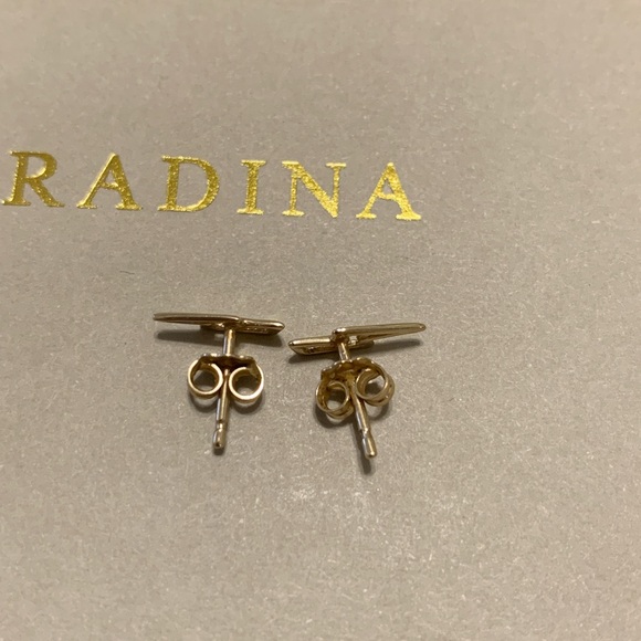 Oradina 14k yellow gold stud earrings - Picture 7 of 10